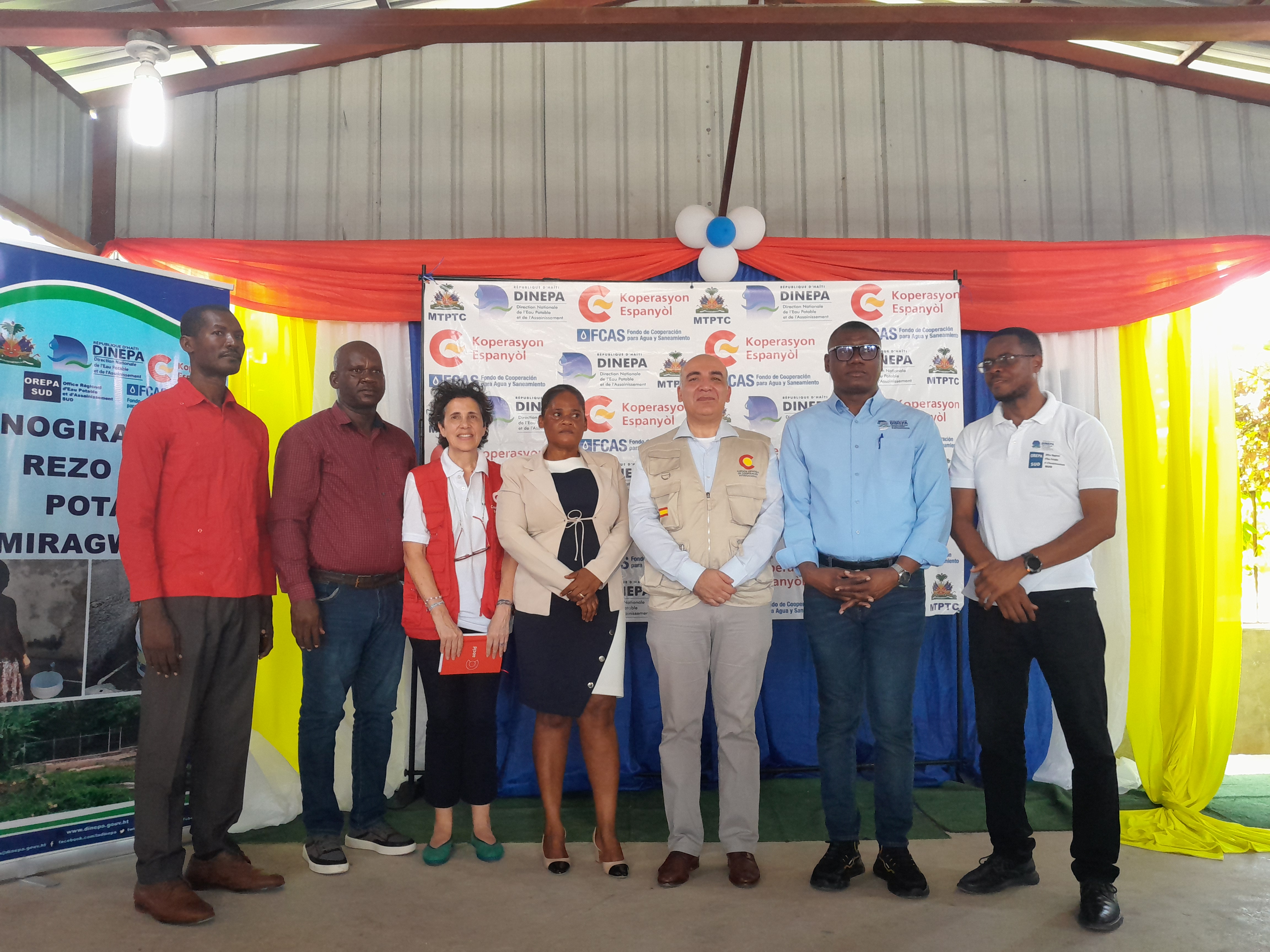 Ceremonia inauguación sistema de alimentación de agua potable en Miragoâne